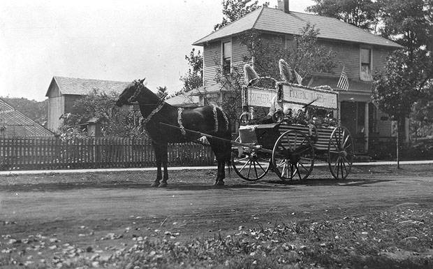 Historical photo of horse and buggy